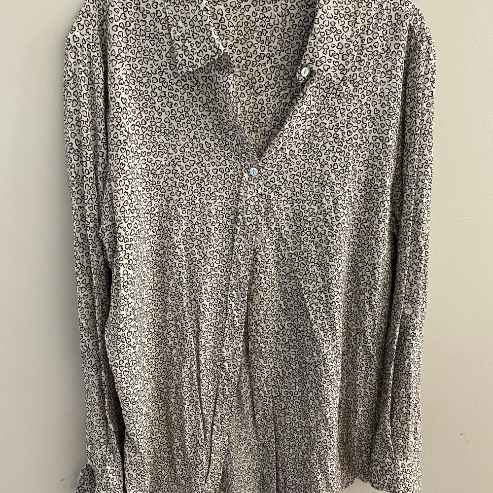 Jane and Delancey Heart Patterned Button Up. Size-M